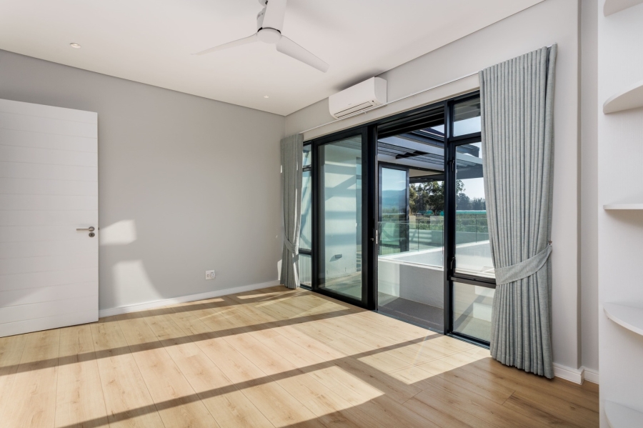 5 Bedroom Property for Sale in Val De Vie Estate Western Cape